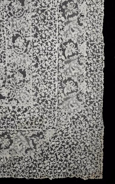 Grande nappe en dentelle Vieux Flandre, aiguille...