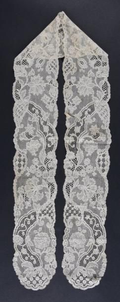 Barbe de bonnet, Malines, dentelle aux fuseaux,...
