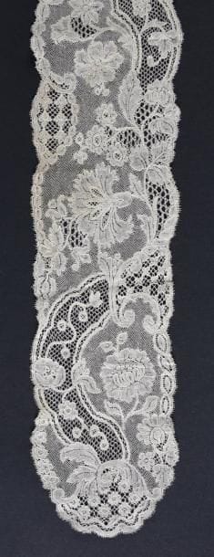 Barbe de bonnet, Malines, dentelle aux fuseaux,...
