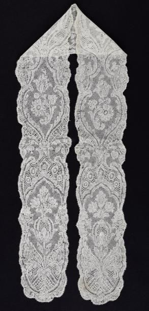 Barbe de bonnet, Valenciennes, dentelle aux...
