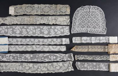 Réunion de métrages, fond de bonnet en dentelle,...
