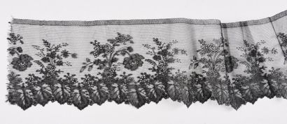Volants en dentelle de Chantilly, fuseaux,...
