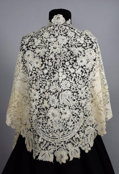 Pointe en dentelle Duchesse de Bruges, fuseaux,...