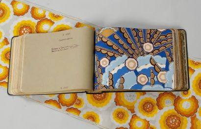 Album d'échantillons de papiers peints UPL,...