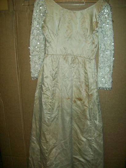 Robe du soir griffée Yves Saint-Laurent,...