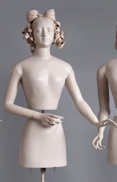 Mannequin dessiné par Mr Y. Saint -Laurent...