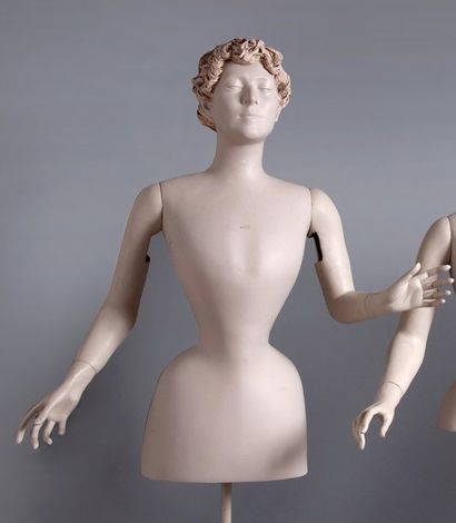 Mannequin dessiné par Mr Y. Saint -Laurent...