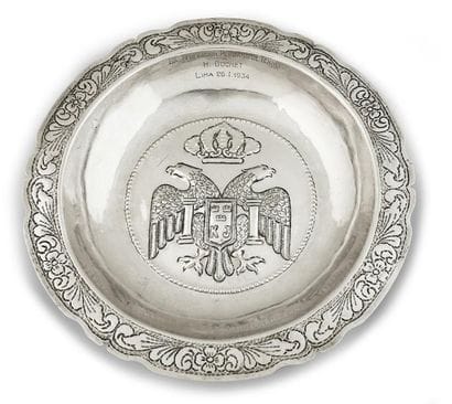 Trophée offert à Henri Cochet par la Fédération...