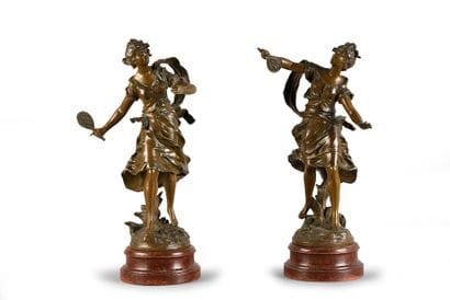 Paire de sculptures. «Joueuses de Volant»...