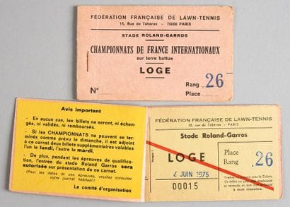 Ensemble de 2 carnets comportant au total...