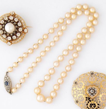 Collier de perles de culture en chute, fermoir...