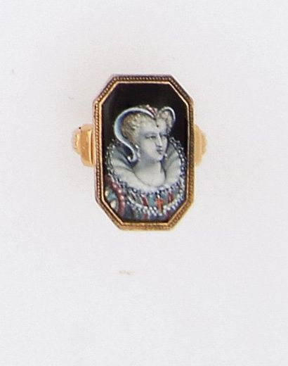 Bague en or rose, ornée d'une miniature sur...