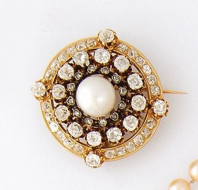 Broche Napoléon III en or jaune, ornée d'une...