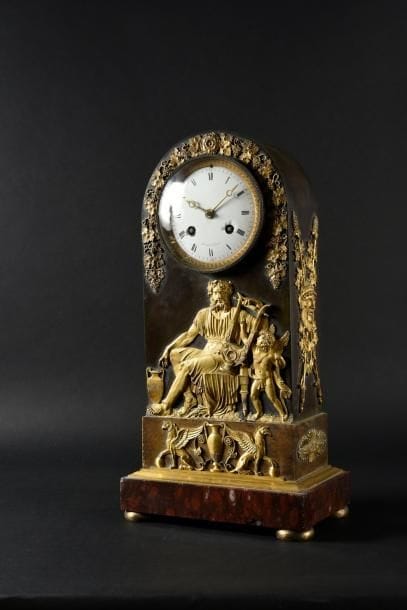 Pendule borne antique «ANACREON» en bronze...