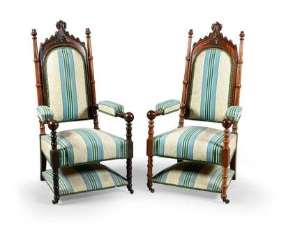 Mobilier de salon en palissandre néogothique...
