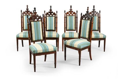 Mobilier de salon en palissandre néogothique...