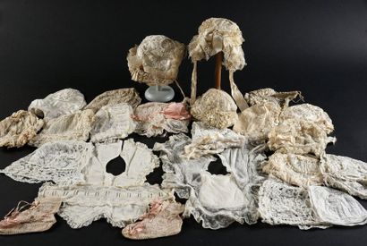 Dix-neuf bonnets de nouveau-né, 2nde moitié...