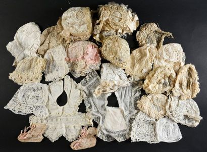 Dix-neuf bonnets de nouveau-né, 2nde moitié...