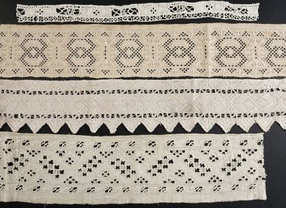 Bandeaux en broderie blanche, 3ème quart...