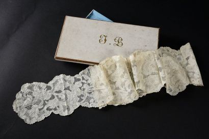 Paire de barbes, Point de Venise à réseau,...
