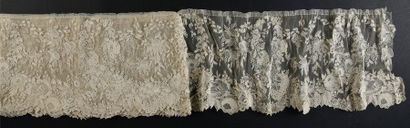 Somptueux volant en Alençon, vers 1860-70.
Dentelle...