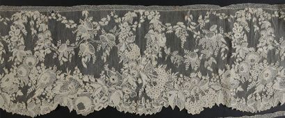 Volant en Alençon, aiguille, vers 1860-70.
Trois...