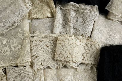Fond de maison, métrages en dentelle, fin...