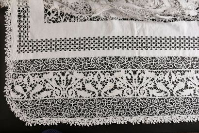 Nappe en broderie et dentelle, début du XXe...