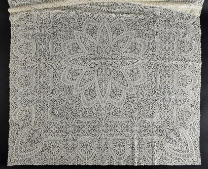 Nappe en Rosaline perlée, fuseaux, Belgique,...