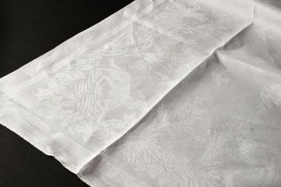 Service de table, nappe et onze serviettes,...