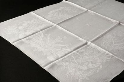 Service de table, nappes et serviettes, fin...
