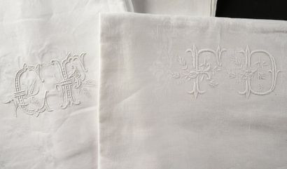 Trois nappes en damassé, fin du XIXe siècle.
A...