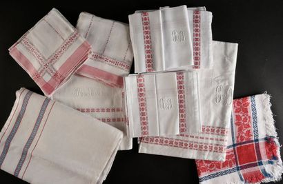 Service de table et nappes, fin du XIXe siècle.
Un...