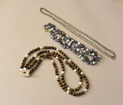 COLLIER à deux rangs en perle œil de tigre...
