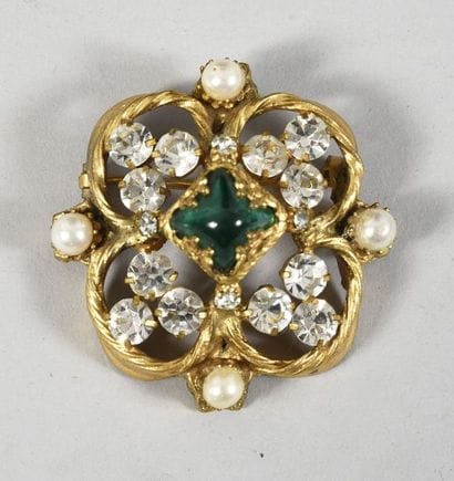 CHANEL, broche d’inspiration médiévale, figurant...