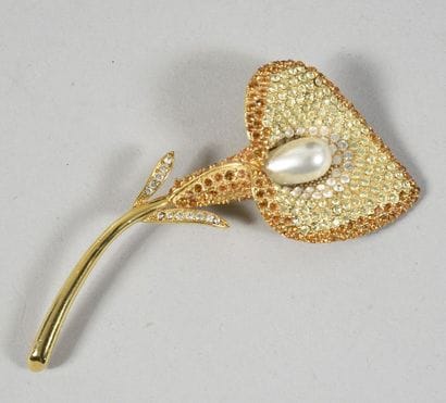 KENNETH LANE, broche fantaisie en métal doré...