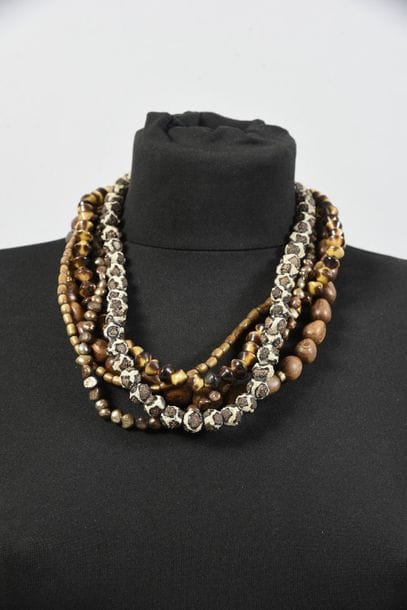 PARURE comprenant un collier en perles de...