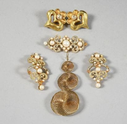 CHRISTIAN LACROIX, paire de clips d’oreilles...