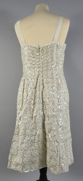ROBE DE COCKTAIL ET POCHETTE ASSORTIE, vers...