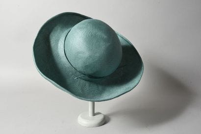 CHAPEAU griffé Mad’leine, 390 rue Saint Honoré,...