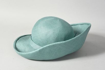 CHAPEAU griffé Mad’leine, 390 rue Saint Honoré,...