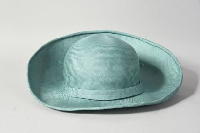 CHAPEAU griffé Mad’leine, 390 rue Saint Honoré,...