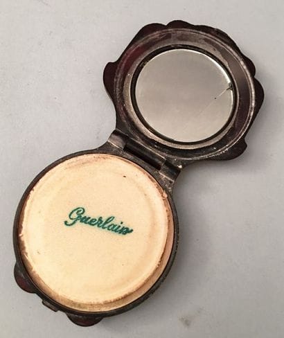 Guerlain – (années 1950) Rare poudrier en...