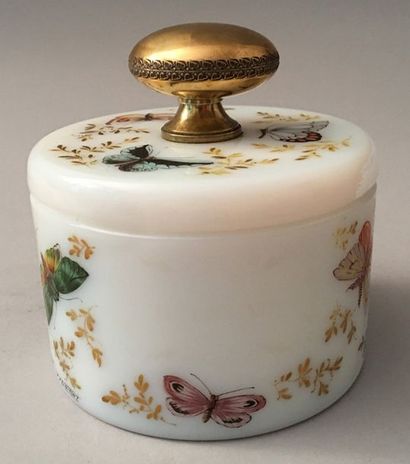Guerlain – (1955) Luxueux poudrier en opaline...