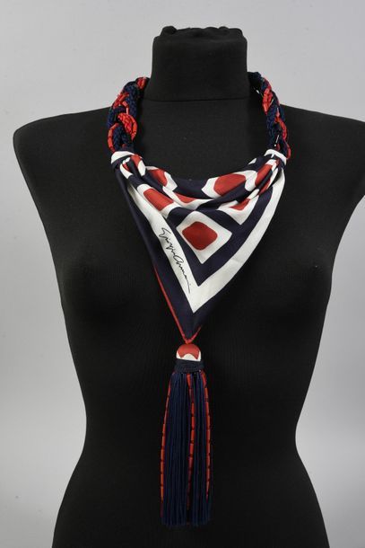 GIORGIO ARMANI, tour de cou, tresse rouge...