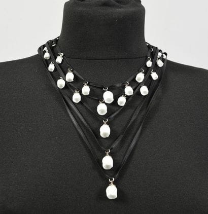 CHRISTIAN DIOR, collier de chien composé...