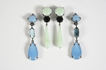 ARMANI, deux paires de clips d'oreilles pendants,...