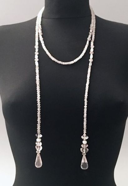 SAUTOIR en perles facettées de quartz rose...