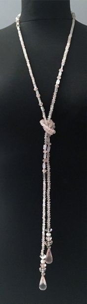SAUTOIR en perles facettées de quartz rose...