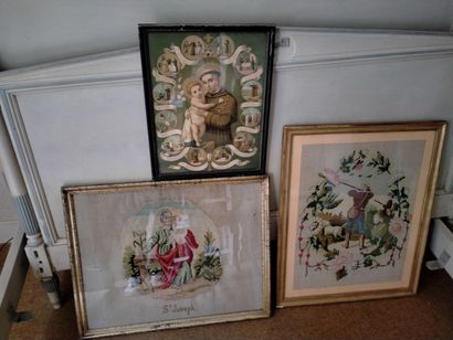 Ensemble de trois cadres représentant un...